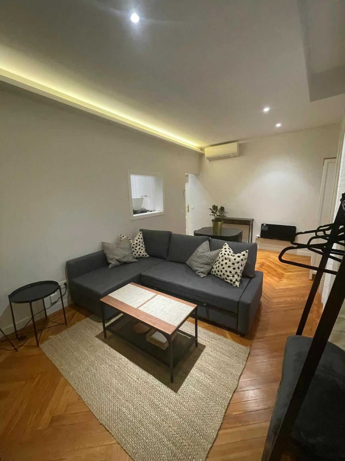 Apartment In Monumental Square Madrid Center Ngoại thất bức ảnh
